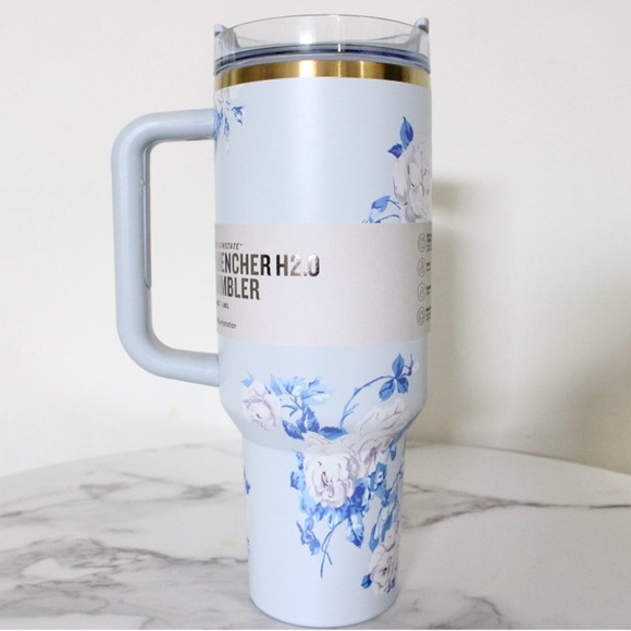 Stanley x LoveShackFancy Everblooming Rosettes 40 oz Tumbler - Picture 4 of 11